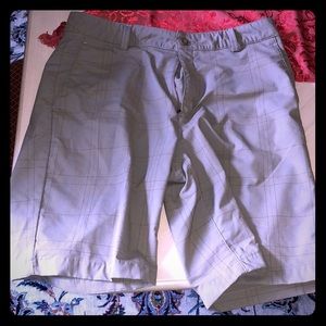 UA golf shorts waist sz 34